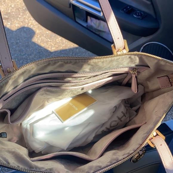 Baby Pink MK purse - Picture 3 of 4